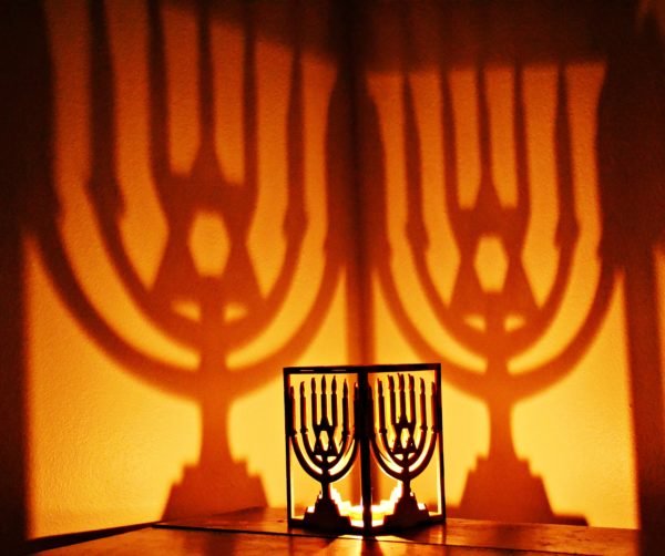 Judaica Menorah-min